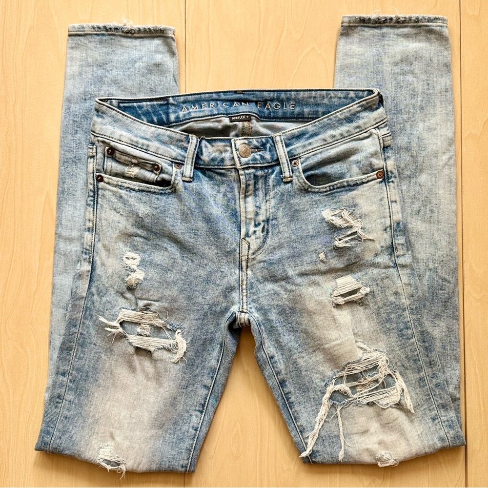 American Eagle Outfitters Men's Light Blue Distressed Skinny Jeans